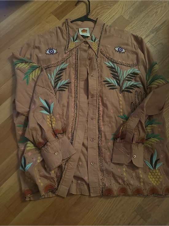 FARM Rio Tops - Embroidered Pineapple Button-Up Shirt in Dusty Rose